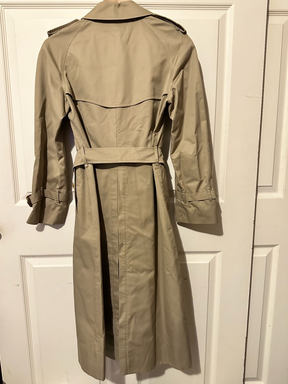 Burberrys | Trench Coat | Vintage Beige Double-Breasted Trench Coat with Belt - Picture 14 of 15